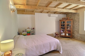 Bedroom (2)