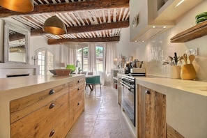 Kitchen (1)