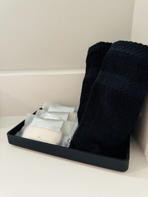 Bathroom amenities