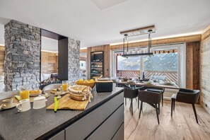 Kitchen Island & Dining Room