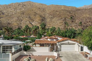 Nestled at base of San Jacinto Mountains in historic Mesa neighborhood 
