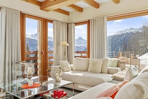 Lounge Area