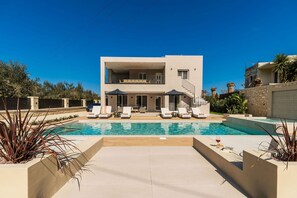 Building Exterior, Garden, Outdoor, Pool