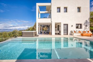 Building Exterior, Outdoor, Pool