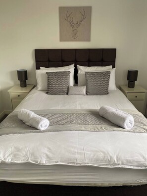 Large Luxury King Size Bed