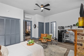 First floor studio with private bedroom