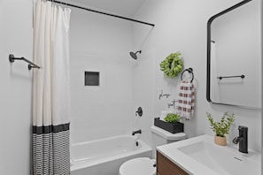 Shower / tub combination
