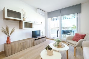 Living-dining room (2)