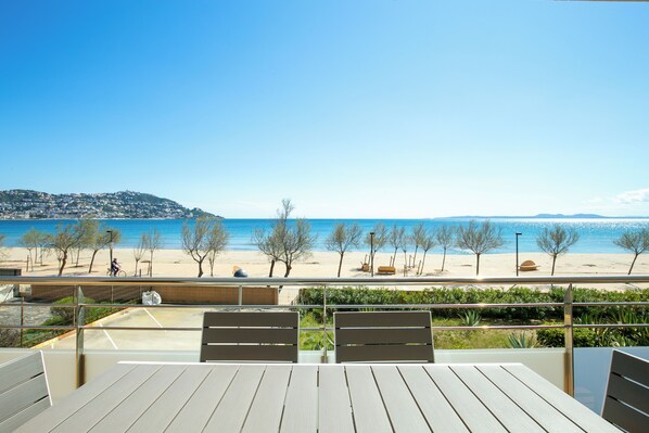 Terrace and view (1)