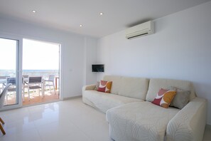 Living-dining room (1)