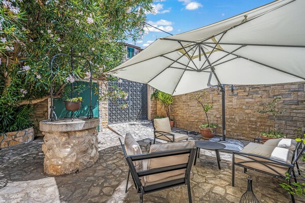 Your Royal Retreat: Luxury Villa Anna In Split's Old Town - Split
