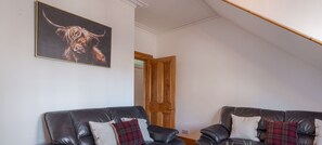 Living Room / Lounge