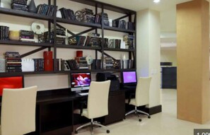 24-hour business center with PrintWithMe access