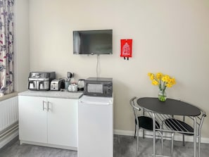 Open plan living space | Studio Apartment 19 - Herstmonceux Castle Estate, Herstmonceux