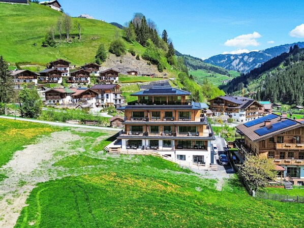 House, Landscape, Hill Station, Home, Village, Rural Area, Human Settlement, Mountain Range, Valley, Slope