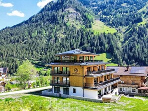 Architecture, House, Residential Area, Home, Mountain Range, Hill Station, Estate, Valley, Balcony, Mountain Village