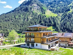 Architecture, House, Residential Area, Home, Mountain Range, Hill Station, Estate, Valley, Balcony, Mountain Village