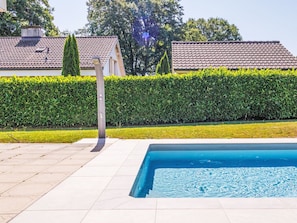 Bleu, Piscine, Arbuste, Composite, Jardin, Haie, Loisir, Aménagement Paysager, Ombre, Caractéristique De L'Eau
