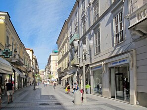 Daytime, Gebäude, Strassenbelag, Fenster, Stadtgebiet, Stadt, \"Stadt, Strasse, Strasse