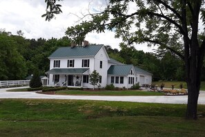 Farmhouse (2)