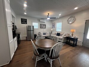 Kitchen/living room