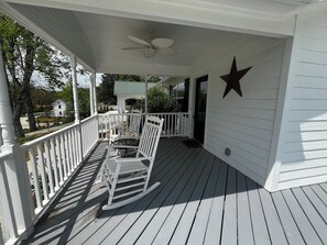 Cottage front porch