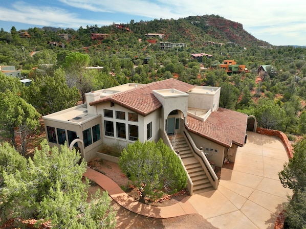 Beautiful home in a great location close to downtown. 