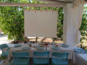 Outdoor dining