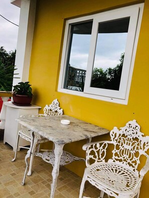 Outdoor dining area 