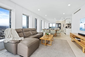 Cozy and spacious living area for the guests to relax