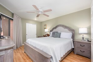 King sized Bed in Prime bedroom