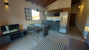 Kitchen or kitchenette,Dining area,TV and multimedia