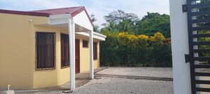 Frente lado izquierdo adentro
