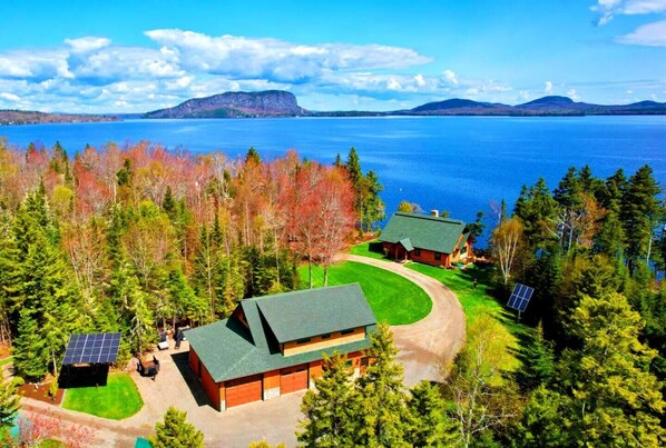 Secluded Lake front retreat
