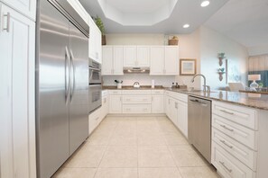 Caribe Resort B103 Kitchen