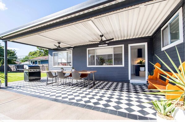 The Palmer Cove | Stylish, Central