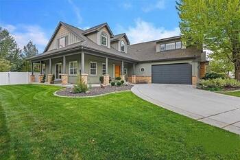 Minutes from I-84, Near BSU, hospitals, Ford Idaho Center, Wahooz/Roaring Spring