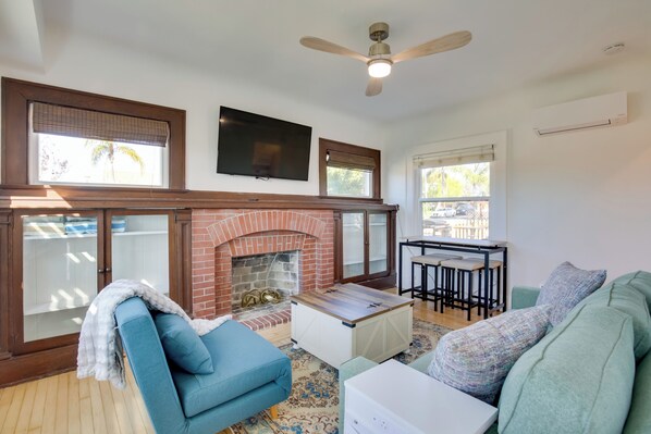 San Diego Vacation Rental | 1BR | 1BA | Steps Required | 570 Sq Ft