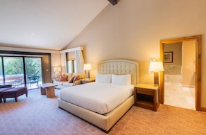 Room with King bed