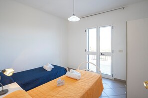 Twin bedroom