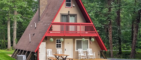 Stafford Vacation Rental | 3BR | 2BA | 4 Steps to Enter | 1,080 Sq Ft