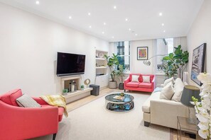 Living Area (1)