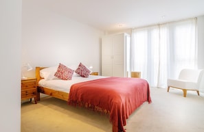 Cinq 5 Zinc, Newquay: Bedroom one with a comfortable double bed