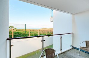 Bredon Court 9, Newquay: Located juts steps from the town centre, Fistral Beach and Towan Beach