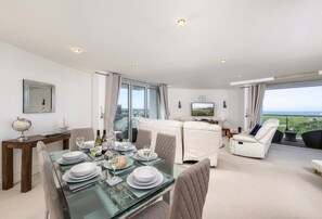 2 Bolowthas Court, Newquay: The open-plan living space flows effortlessly between the sitting, dining, and kitchen areas