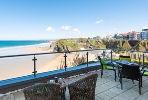 25 Rocklands, Newquay: Private balcony with unbeatable views