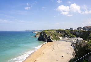 25 Rocklands, Newquay: Unbeatable views across Tolcarne Beach