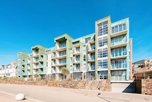 11 Zinc is situated in a desirable spot of Newquay