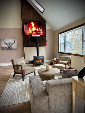 Living Room (Unit B)