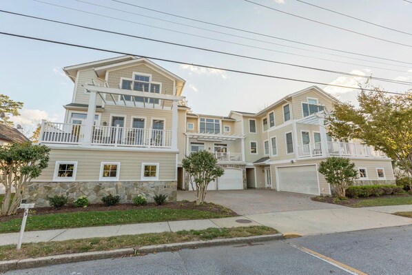 PropertyImg1